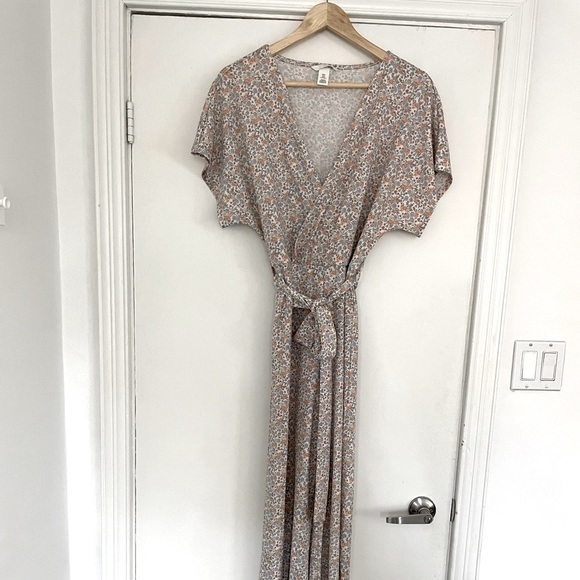 H&M Floral V-neck Jumpsuit - Picture 4 of 5